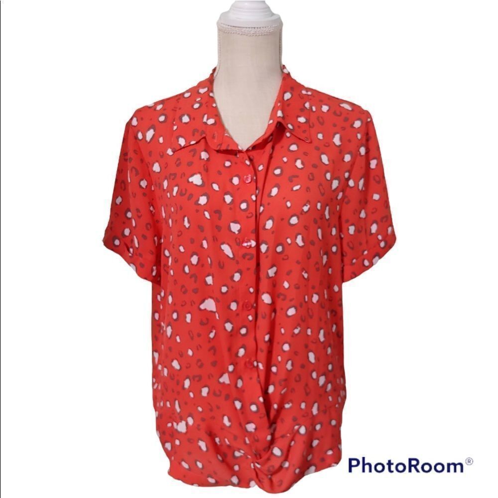 W5 Anthropologie red white animal print faux tie front top